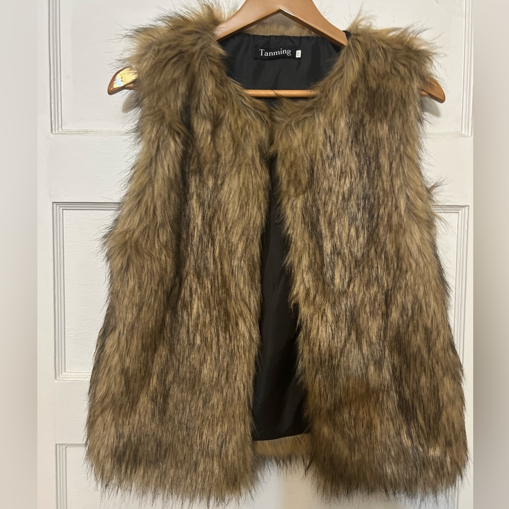 Beautiful Tanming Fax Fur Vest with Hooks - Size XS